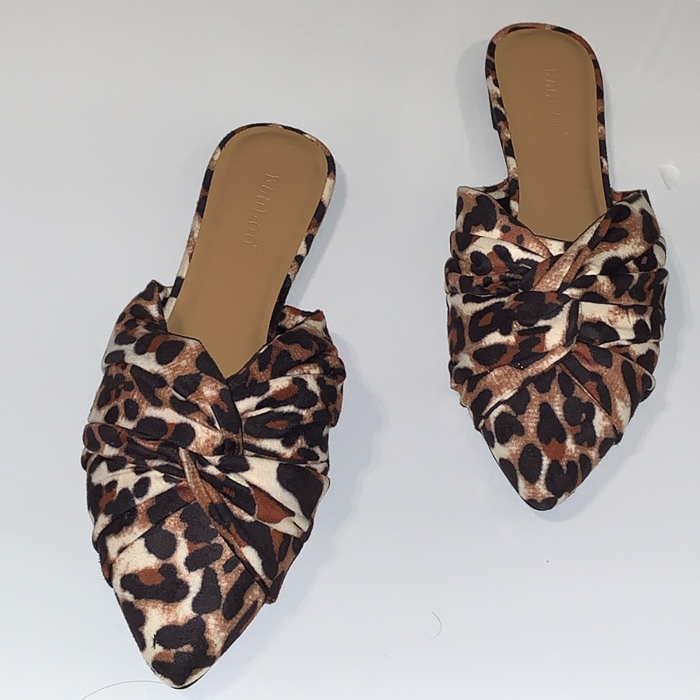 Knotted leopard print mule